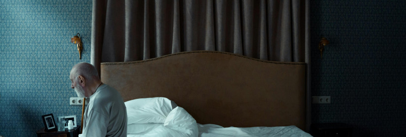 Understanding Alzheimer's Disease: Symptoms and Care