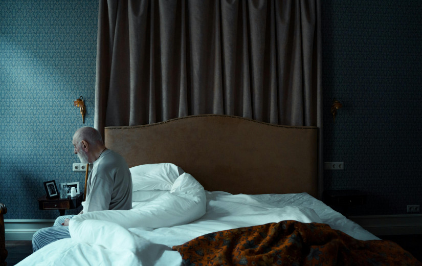 Understanding Alzheimer's Disease: Symptoms and Care